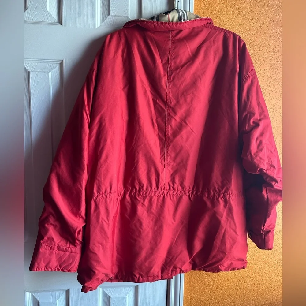 Burberry elegant red